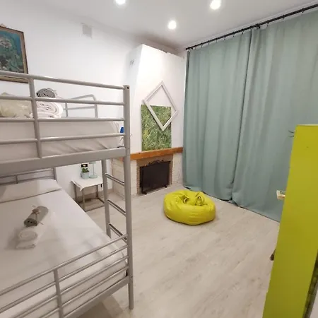Barbatuke - Art & Hostel Малага