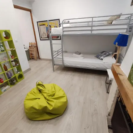 Barbatuke - Art & Hostel Гостьовий будинок Малага