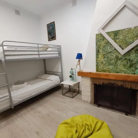 Barbatuke - Art & Hostel Малага
