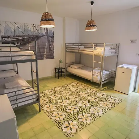 Гостьовий будинок Barbatuke - Art & Hostel *